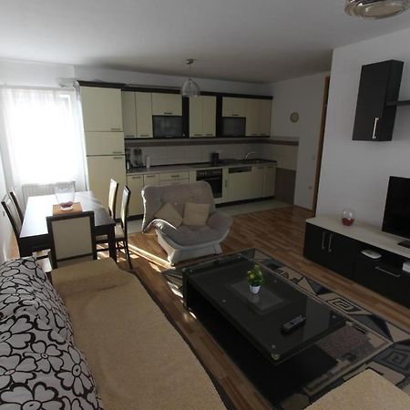 Kasumi Apartment Pristina Kültér fotó